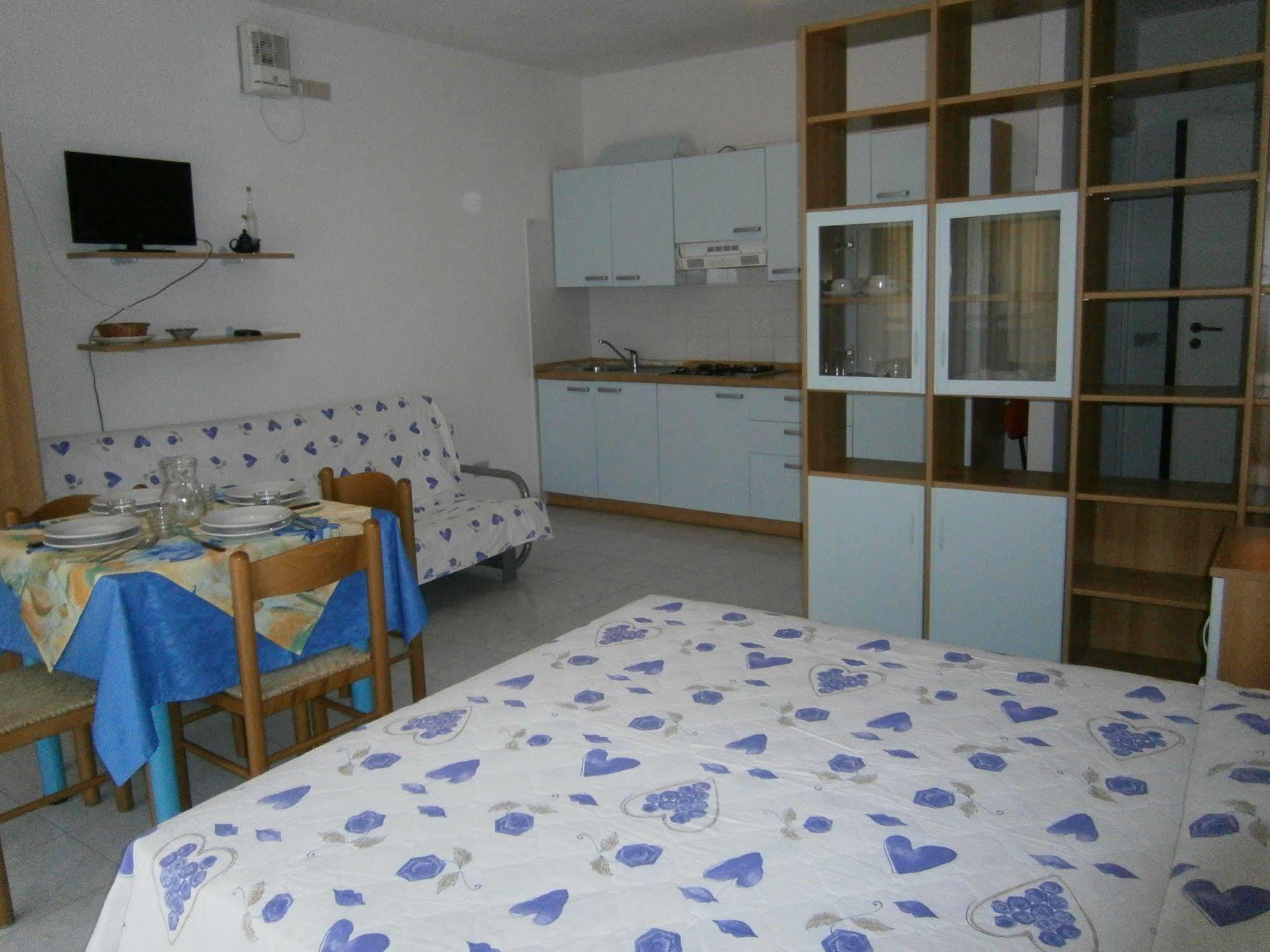 Residence Cristoforo Colombo Caorle Eksteriør billede